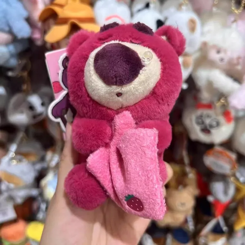 本物のディズニーベビーパジャマ型ぬいぐるみキーホルダーチャーム - スティッチ、くまのプーさん、ロッツォのキャラクター、バッグ、バックパック、ギフト用