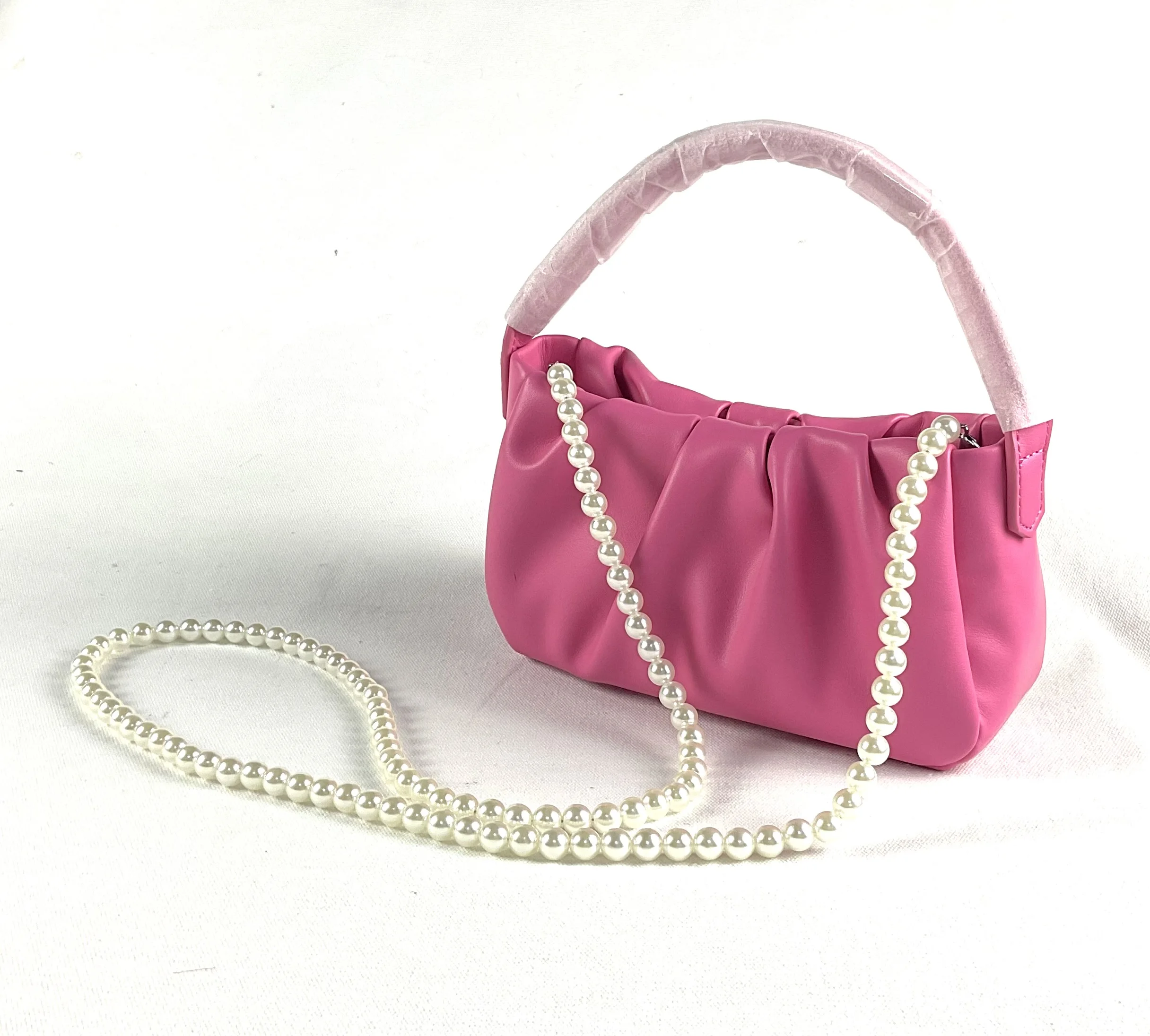 Bolso plisado de Color liso para mujer, bandolera elegante con cuentas de perlas, a la moda, con nube, envío gratis