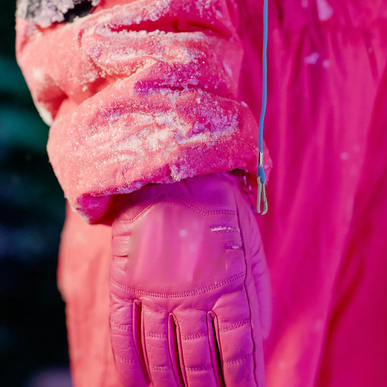 

Набор из 4 синих нейлоновых ремешков для детских перчаток: страховочный поводок от потери с эластичным зажимом, регулируемый держатель для лыжных и санейных перчаток