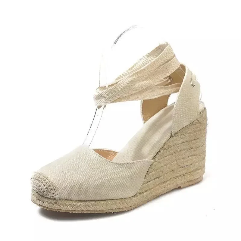 2026 Neue Damen-Sandalen mit großem Keilabsatz, dicker Sohle, Baotou-Tasche mit Fußringriemen, Stoffoberfläche, Hanfseil-Sandalen für Damen – Detail 9