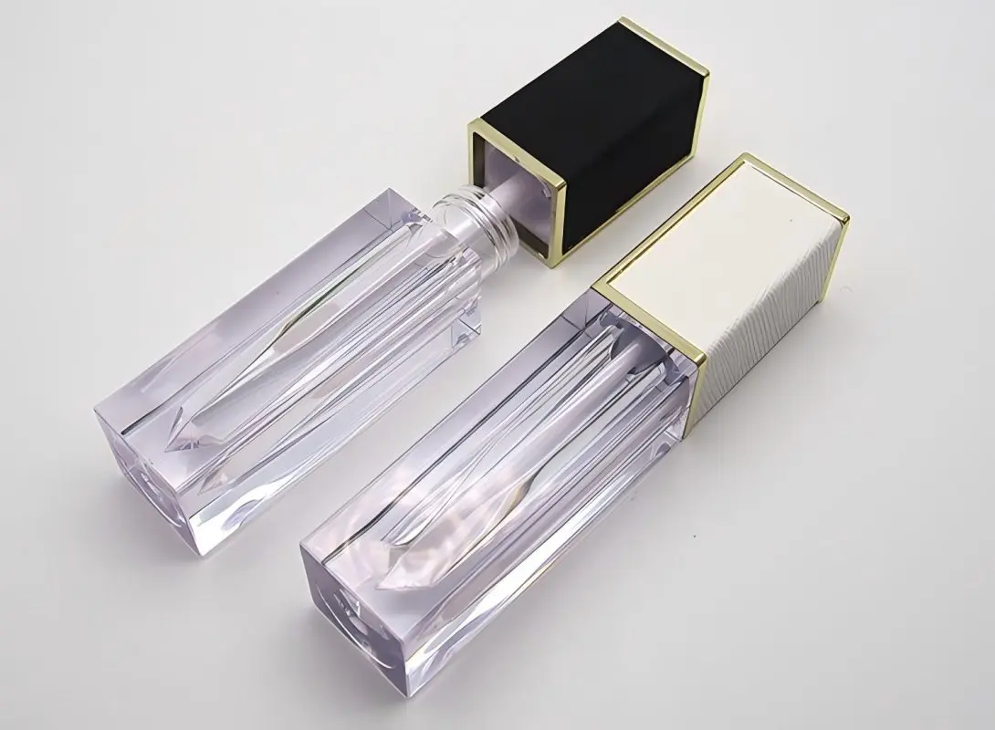 Private Label Lip Gloss Wand Tube Container White Gold 4.5ML Empty Clear Liquid Lipstick Tubes Luxury PU Top Packaging Wholesale