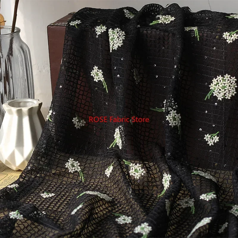 Tela de encaje de malla bordada con diente de león para vestido de novia, costura artesanal, vestido de primavera y verano, espectáculo de vestidos