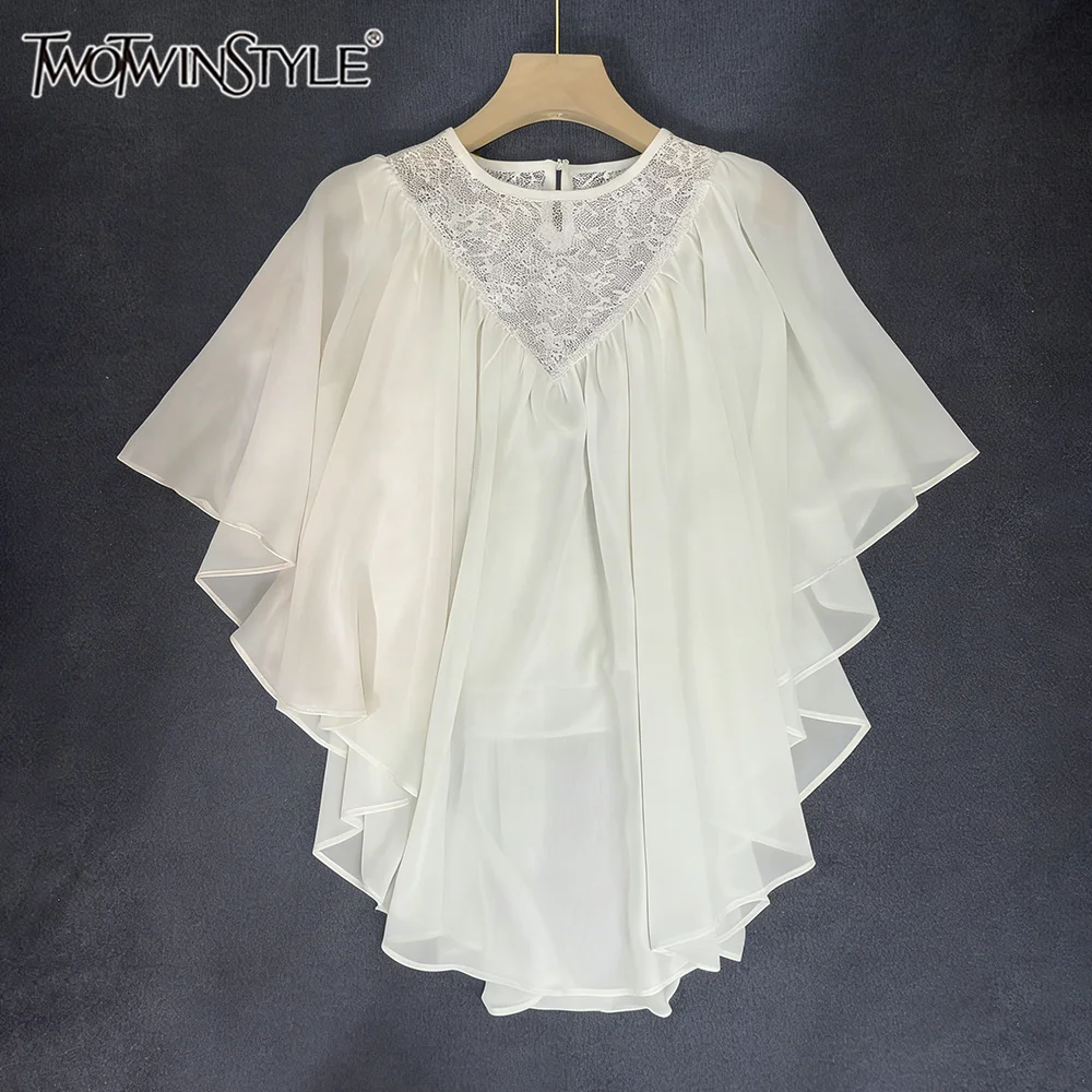 TWOTWINSTYLE Elegant Loose Solid T Shirts for Women O Neck Short Sleeve Spliced Lace Summer French T Shirt Female New KTS562122