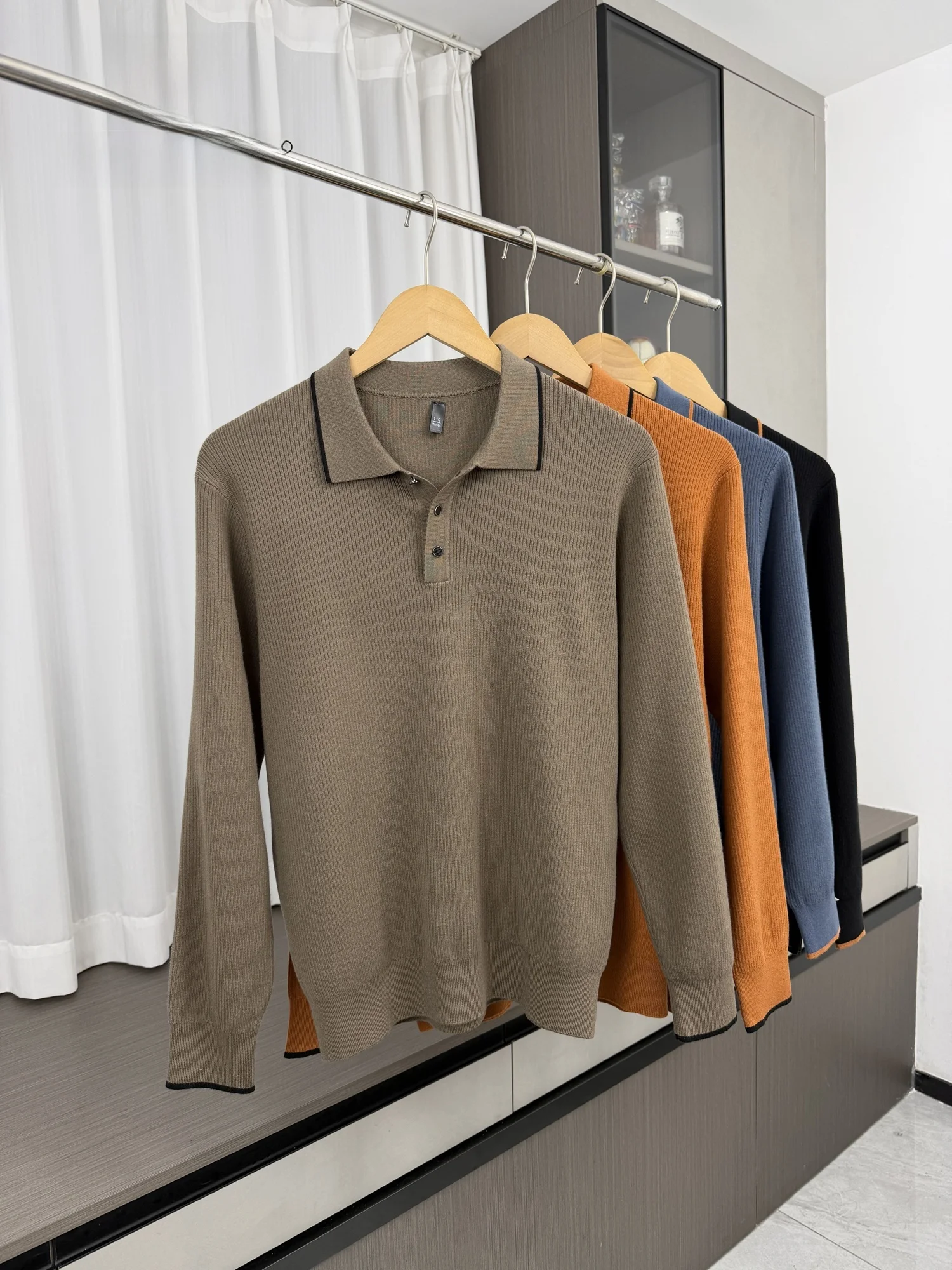 

Цветной сетчатый вязаный свитер для мужчин в тонкую полоску, повседневная модная деловая зимняя теплая длинная молодежная верхняя одежда све