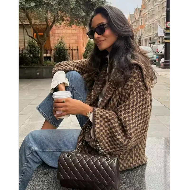 سترة مشغولة من الصوف جاكيتات المرأة خريف 2025 موضة جديدة فضفاضة أنيقة الدافئة المرأة سترة شيك الشارع السفر الشباب سترة