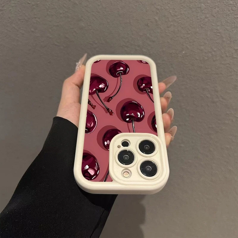 Рисунок 5 - Чехол для телефона с ярким вишневым