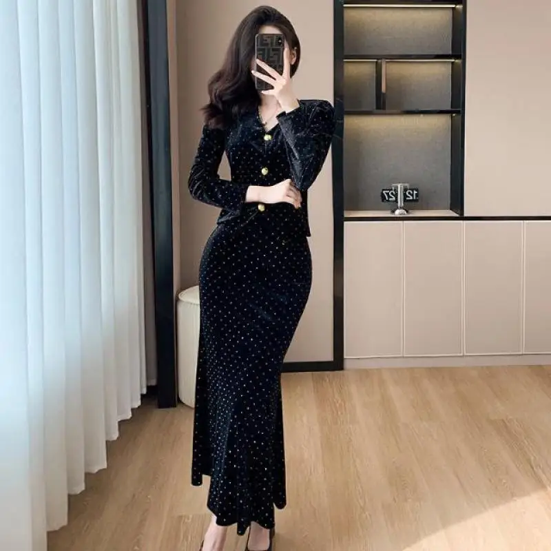 Autumn/Winter 2023 Leisure Style Fashion Celebrity Light Luxury Hot Diamond Top Women's Fishtail Half Skirt Two Piece Set