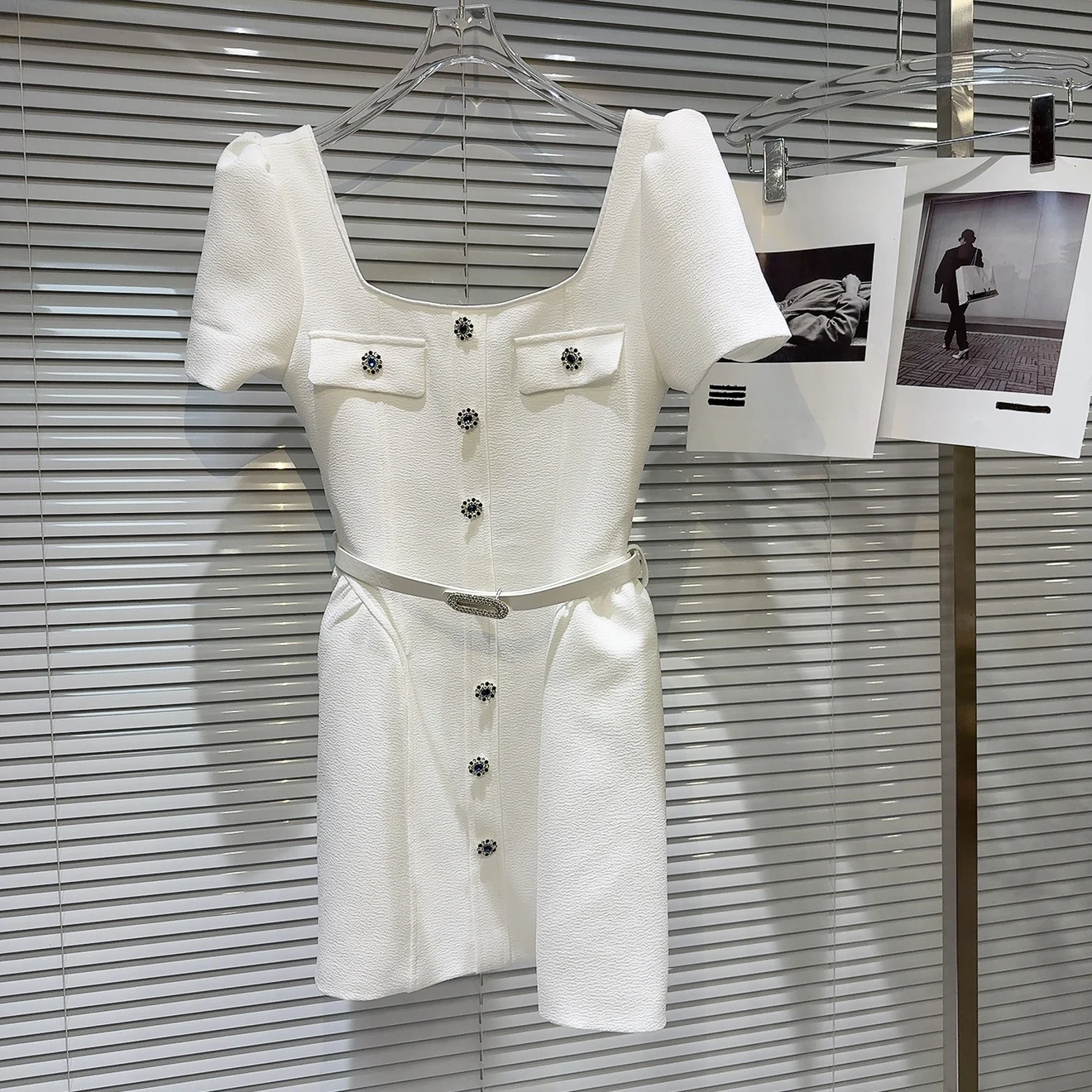 Primavera 2026 Novo Sle Little Fraance Wind U-Ne Diamond Bule Cintura com cinto Slim Fit Or Sve Dr Cintura alta Linha A...