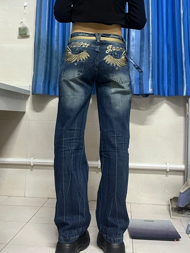 

Джинсовые джинсы-боты с низкой талией, женские уличные брюки с золотыми крыльями и вышивкой длиной до пола, тренд Millennium Y2K
