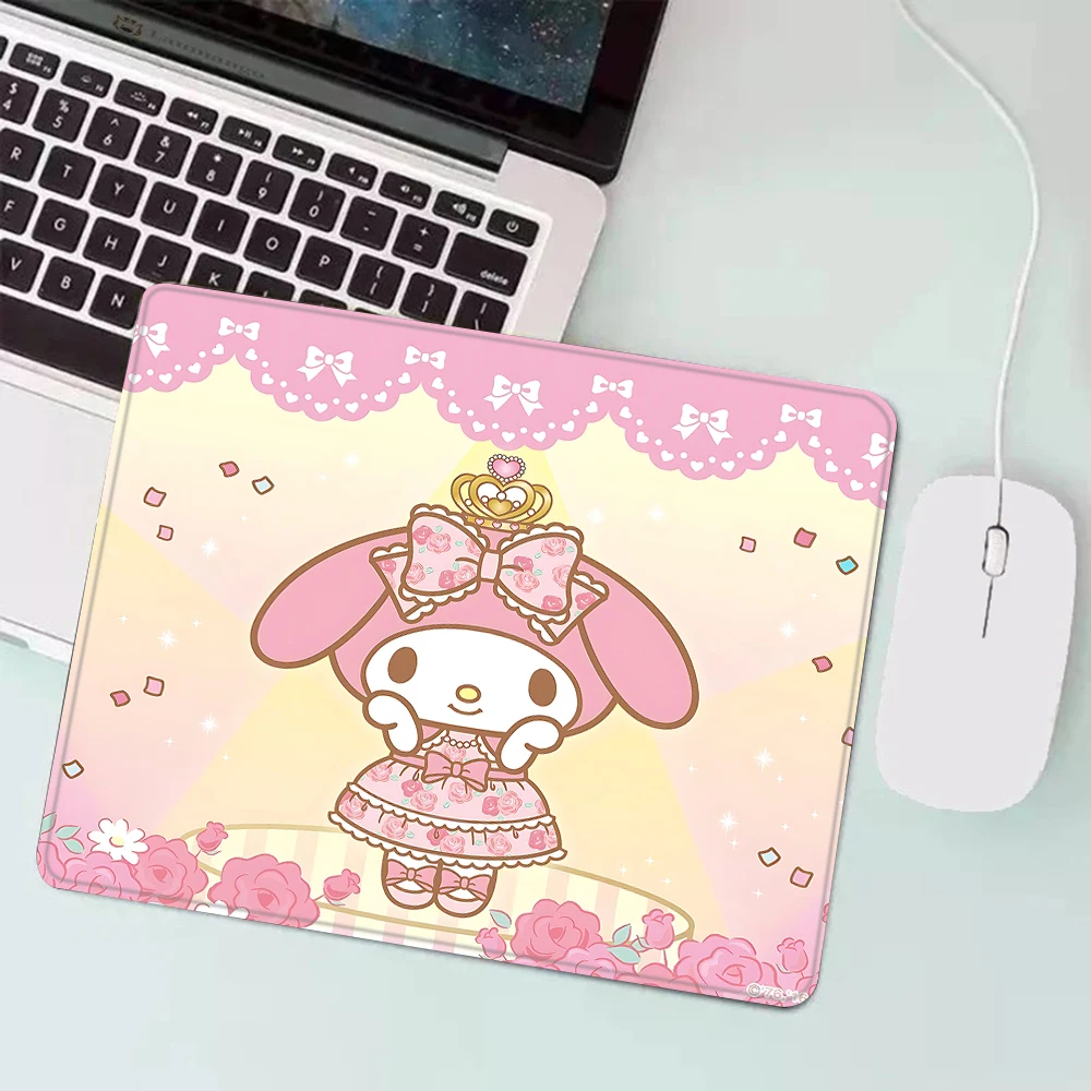 Kawaii Hello Kitty Gaming Mouse Pad XS Small Mousepad For PC Gamer Desktop Decoration Office Mouse Mat Deskmat Rug