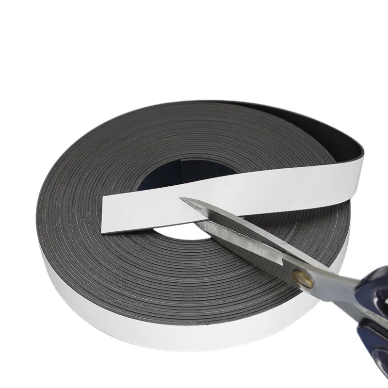 2 Meter selbstklebendes Magnetband, Gummi-Magnetband, starker, flexibler Magnetstreifen für Kühlschrank-Fotoposter, 5,1 x 39,37 Zoll – Detail 5