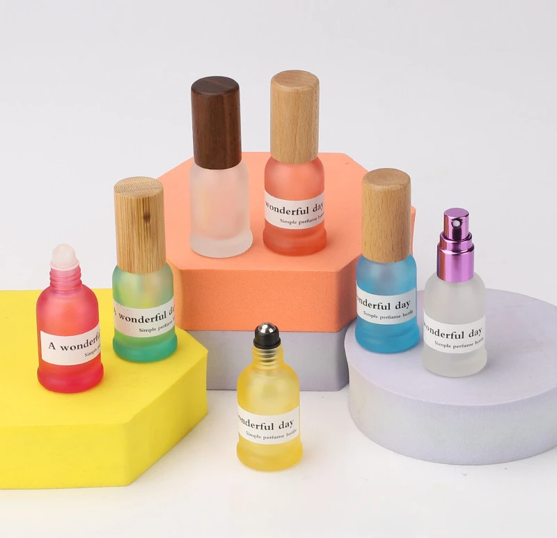 10 PCS New Colorful 5ml Wooden Lid Glass Perfume Dispenser Bottle Press Glass Spray Bottle Cosmetic Replacement Travel