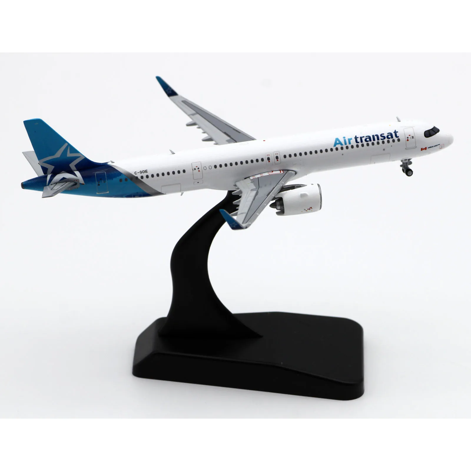 XX4195 Alloy Collectible Plane Gift JC Wings 1:400 Air Transat Airbus A321neo Diecast Aircraft JET Model C-GOIE  With Stand