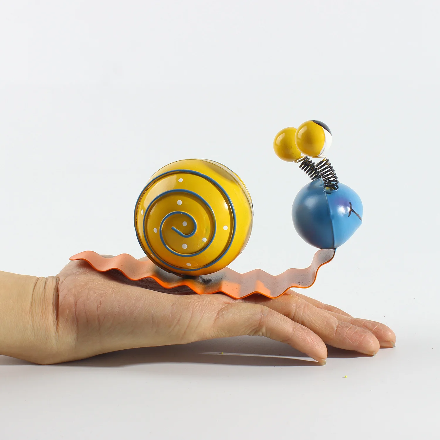 

Hanging Decoration Cute Snail Garden Decor Colorful Creative Iron Art Snail Metal Crafts Painted Snail Figurine