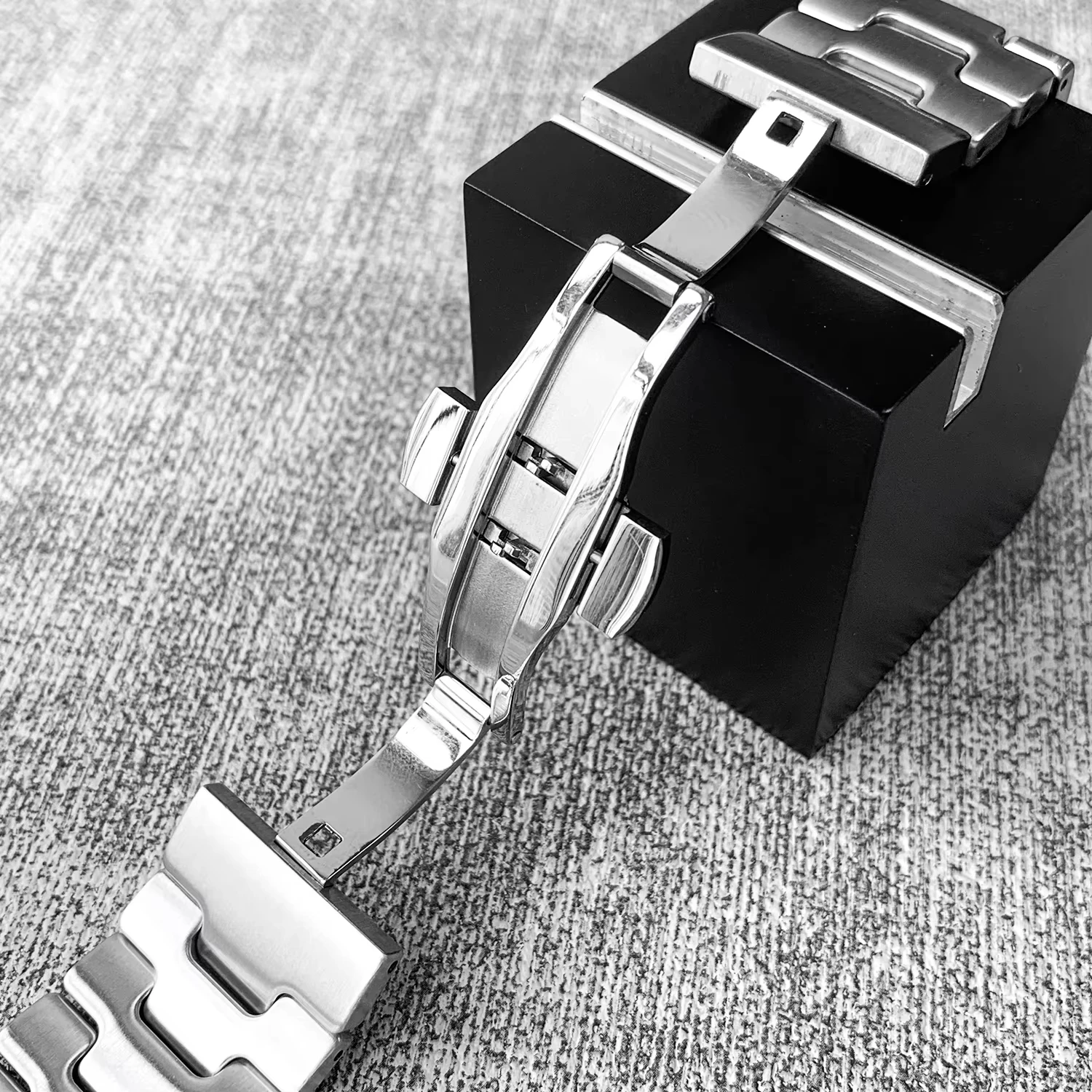 Stainless Steel Band for Apple Watch Ultra 3 2 Series 11 10 9 8 7 Metal Bracele for iWatch 49mm 46mm 42mm 40mm 41mm 44mm 45mm