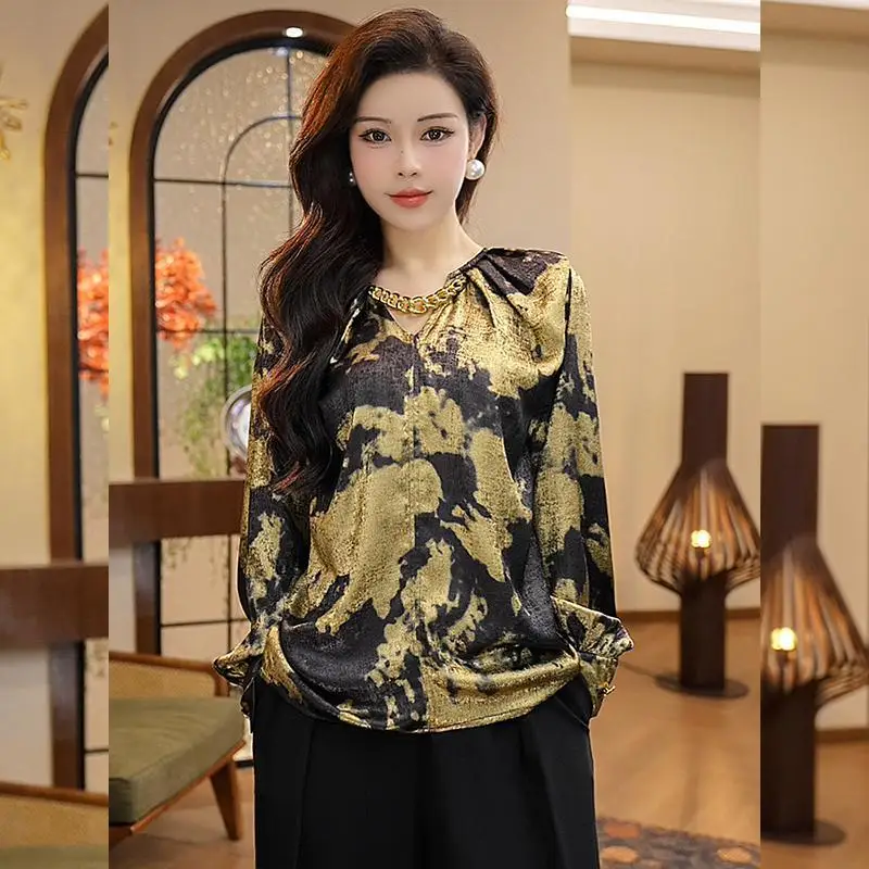 

2025 Новая весенне-осенняя модная высококачественная европейская популярная контрастная рубашка для женщин