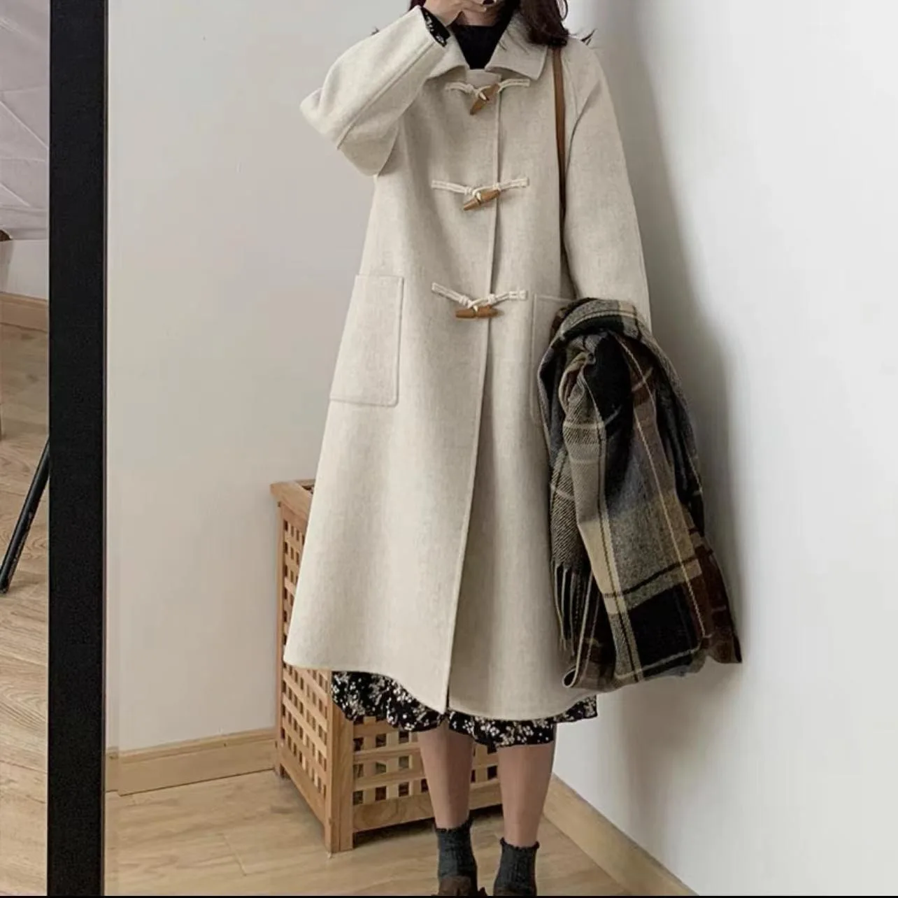 2025 New Autumn Winter Women Coat Solid Color Woolen Horn Button Coat Full Sleeve Regular Coat Christmas Festival Party Costume