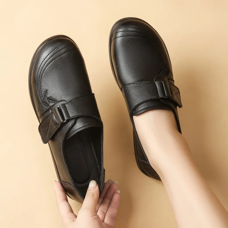 

Spring Women Genuine Leather Loafers Breathable Casual Flat Shoes Women Walking Plus Size Shoes Women Soft Bottom Black Shoes