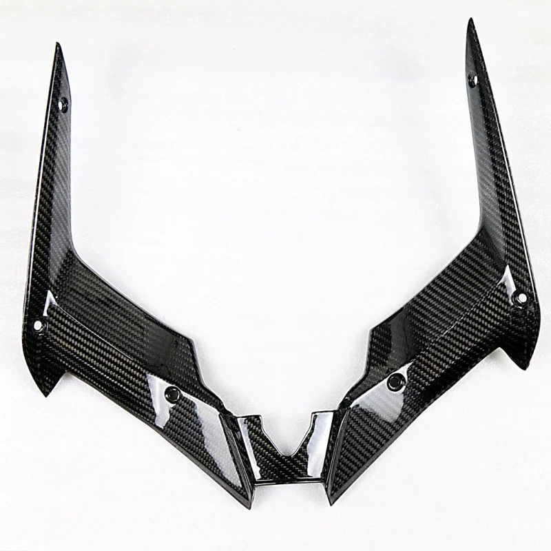 

ApplicableKTM SuperDuke790 Motorcycle Modification Accessories Carbon fiber fuel tank front liner cover