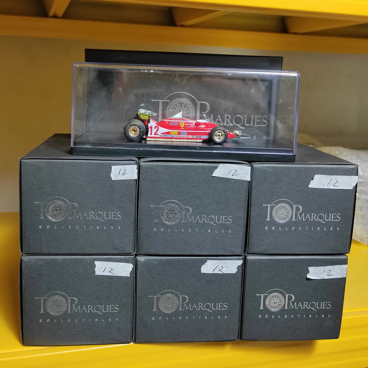 topmarques-ferrari-f1-pressofuso-in-scala-1-43-ornamento-per-esposizione-souvenir-regalo-giocattolo-da-collezione-modello-di-auto-in-lega-12