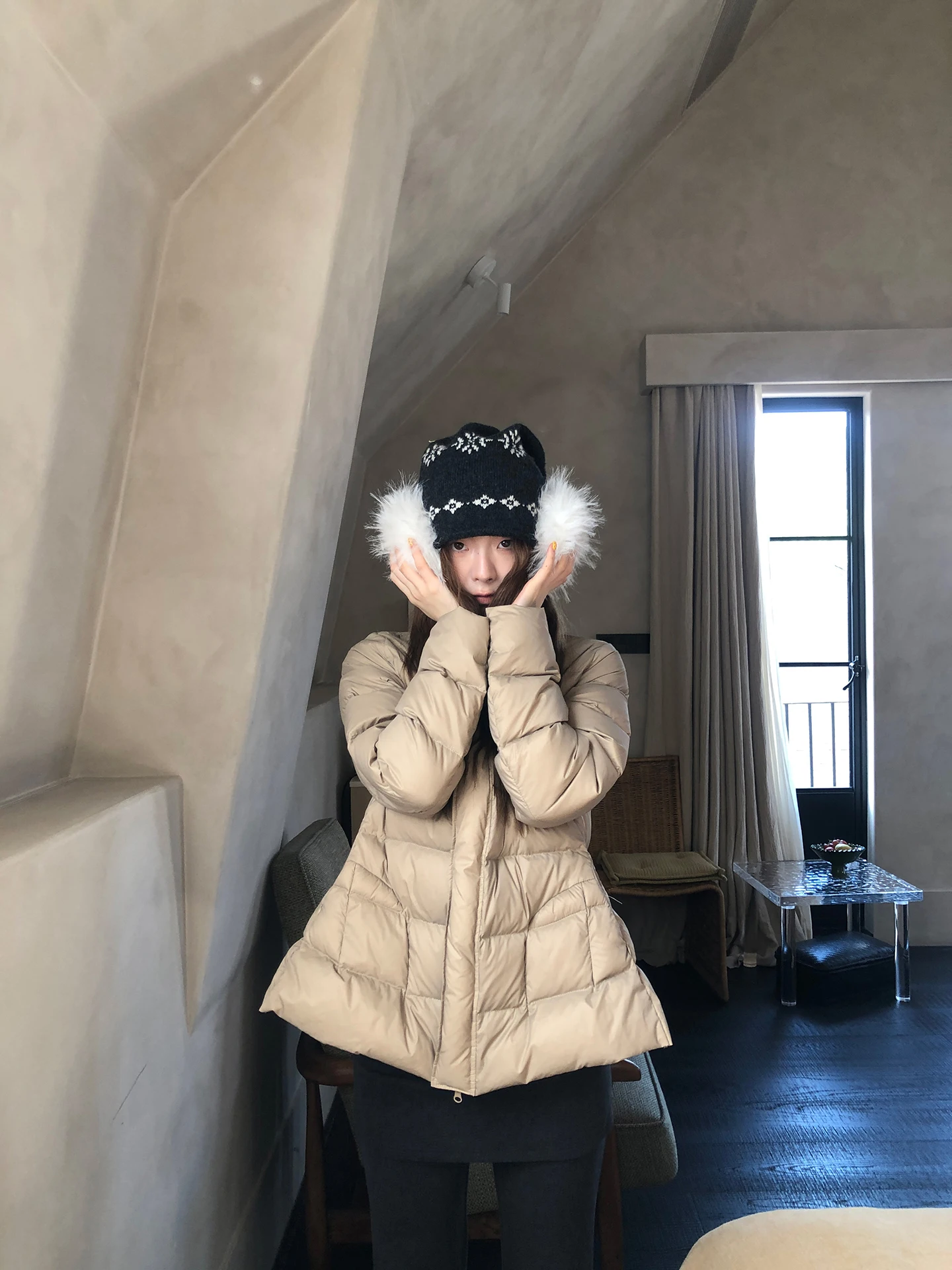 سترة خفيفة الوزن للنساء موديل 2025 الجديد لفصل الشتاء، محشوة بـ 90% من ريش البط الأبيض، معطف أنيق وجميل للغاية بتصميم مستقيم ...