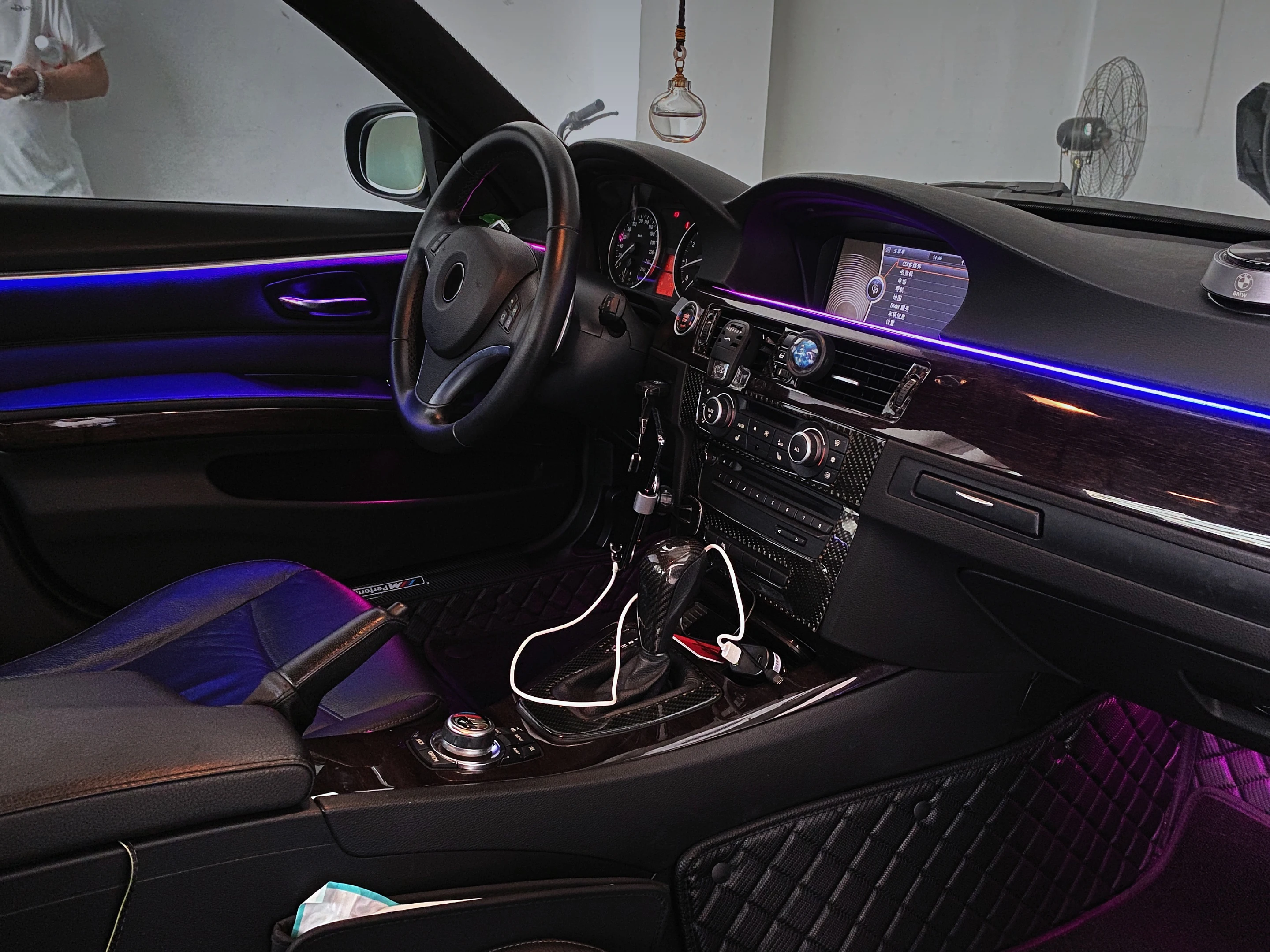 ICarsin Aggiornamento 256 Colori Sinfonia LED Interni Auto Luce Ambientale Per BMW Serie 3 E90 2006 - 2012 Atmosfera Striscia Accessori