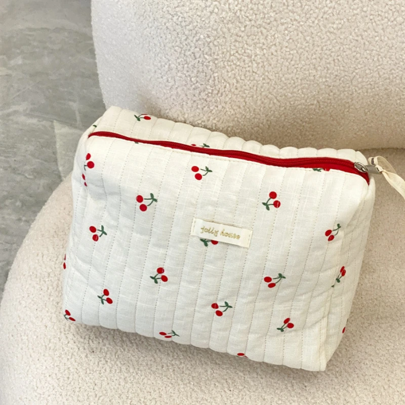 Quilted Cotton Ladies Travel Storage Bag Retro Cherry Women\'s Cosmetic Bags Cute Design Girls Pencil Case Makeup Bag Handbags