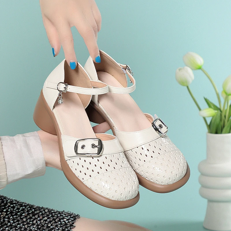 أحذية نسائية مجوفة كعب سميك بطانة واحدة أحذية صيفية فردية متعددة الاستخدامات صنادل نسائية مضفرة بمقدمة مجوفة موضة أنيقة