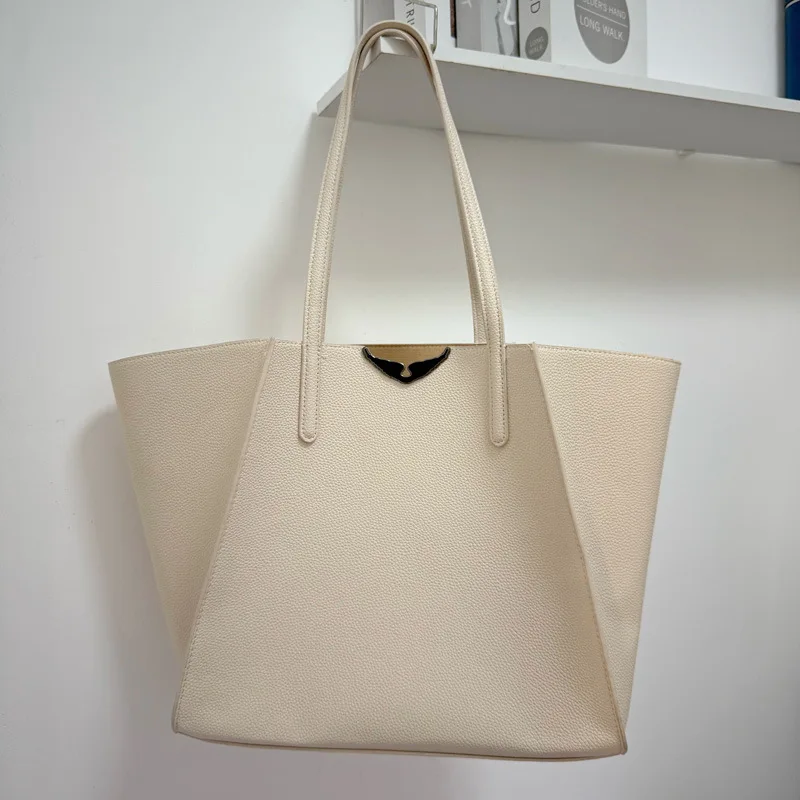 

Retro black and white, suitable for women, four fashion styles, French new luxury style, a mainstream style for daily use, 2025