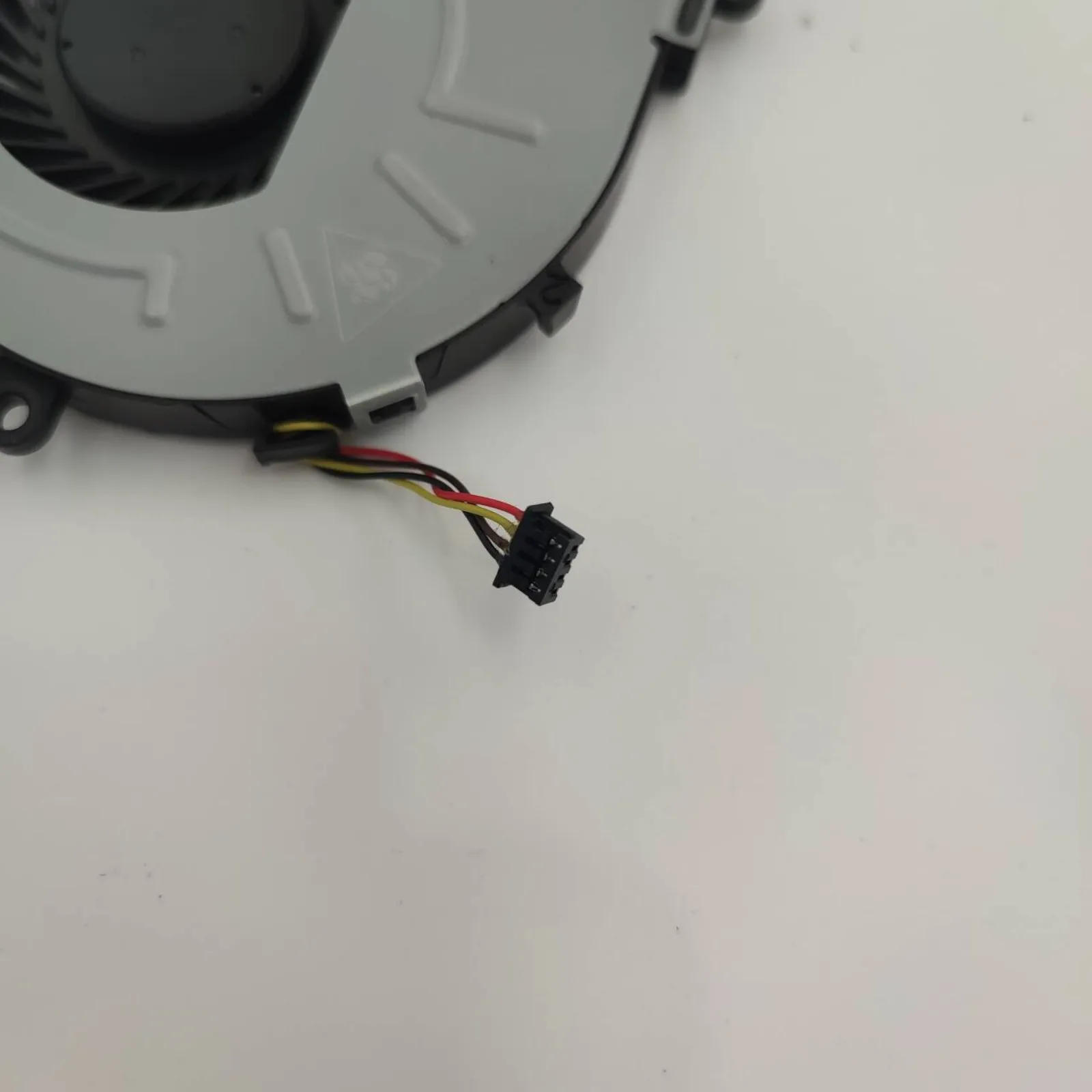 

for HP15-DA/DB 15-DX 15Q-DX 15T-DS 250 G7/255 G7/256 G7 15Q-DX TPN-C129 TPN-C130(no fit for TPN-C135/C136)Laptop CPU Cooling Fan