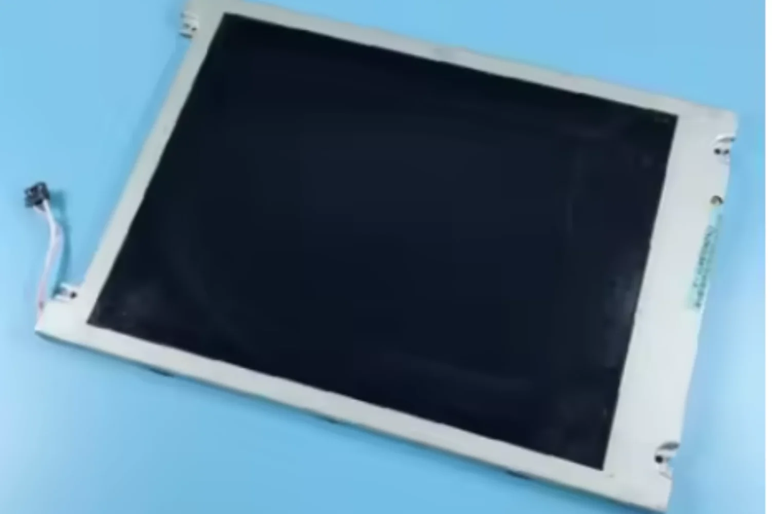 KCS6448BSTT-X2 profesjonalny ekran przemysłowy LCD