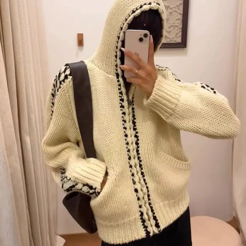 เสื้อสเวตเตอร์ไหมพรมถักสำหรับผู้หญิง สไตล์ฤดูใบไม้ร่วงและฤดูหนาว แบบมีฮู้ด ลายดอกไม้สไตล์เรโทร  ผ้าหนานุ่ม  พร้อมซิป