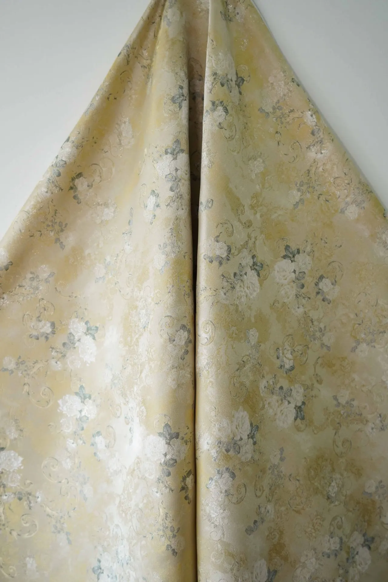 1 meter Light Yellow Bright Silk Rose Jacquard Fabric Soft Dress Vest Curtains Decorative Sewing Fabric