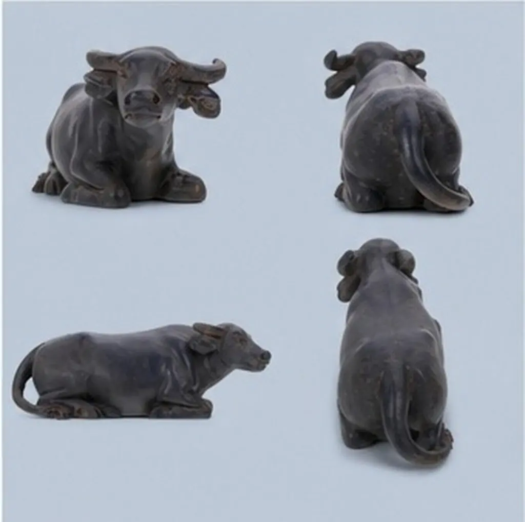 1Pcs Resin Calf Decor Charming Desktop Adornment for Mini Farm Landscape Crafts Micro Landscape Adornment Rustic Display