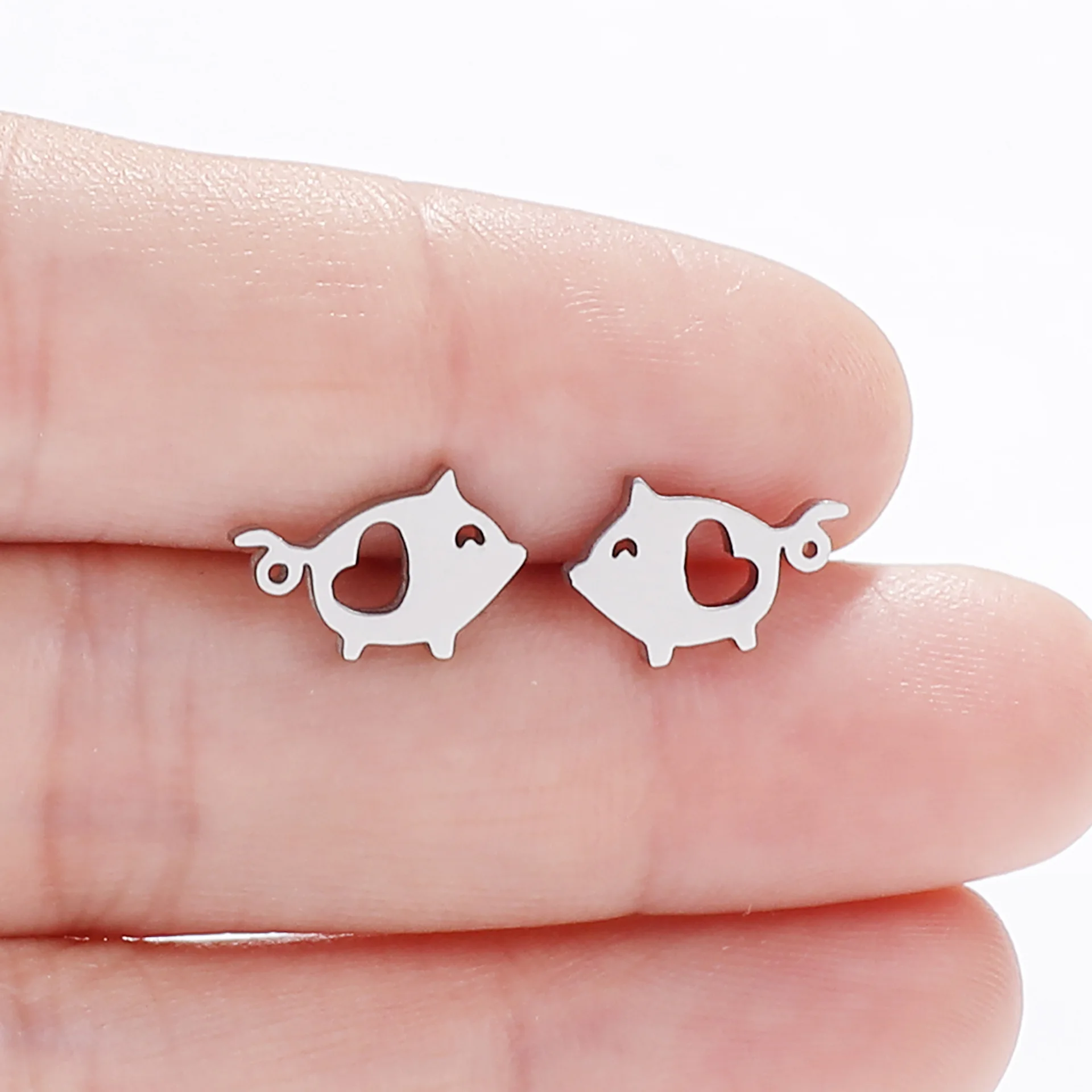 2024 new fashion stainless steel love pig earrings product temperament all match birthday anniversary earrings small gift