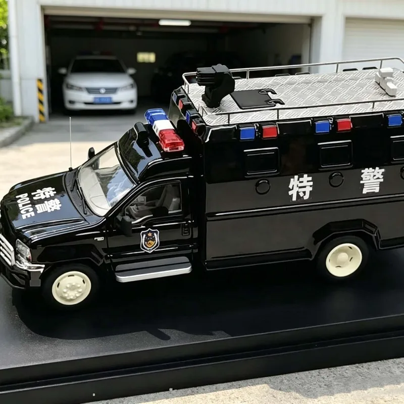 In Stock 1: 64 Beijing HEC Limited Edition F550 Special Police Anti-Blast Transport Vehicle. Alloy cast static car model