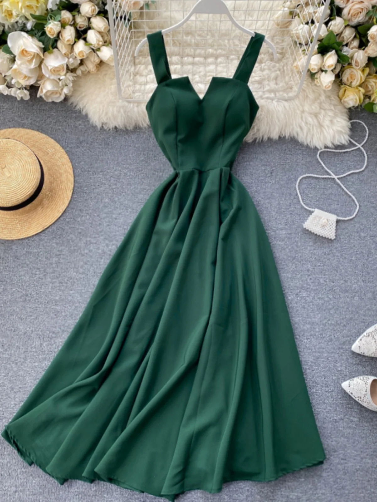 فستان نسائي جديد لعام 2020 بتصميم رقبة على شكل V وظهر مكشوف، بلون واحد وقصة ضيقة عند الخصر، تنورة طويلة على الطراز الكوري بخص...