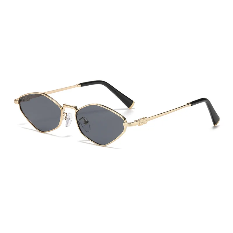 Lunettes de soleil en métal en forme de losange tendance pour femmes, polyvalentes pour la photographie de rue, lunettes de soleil anti-UV