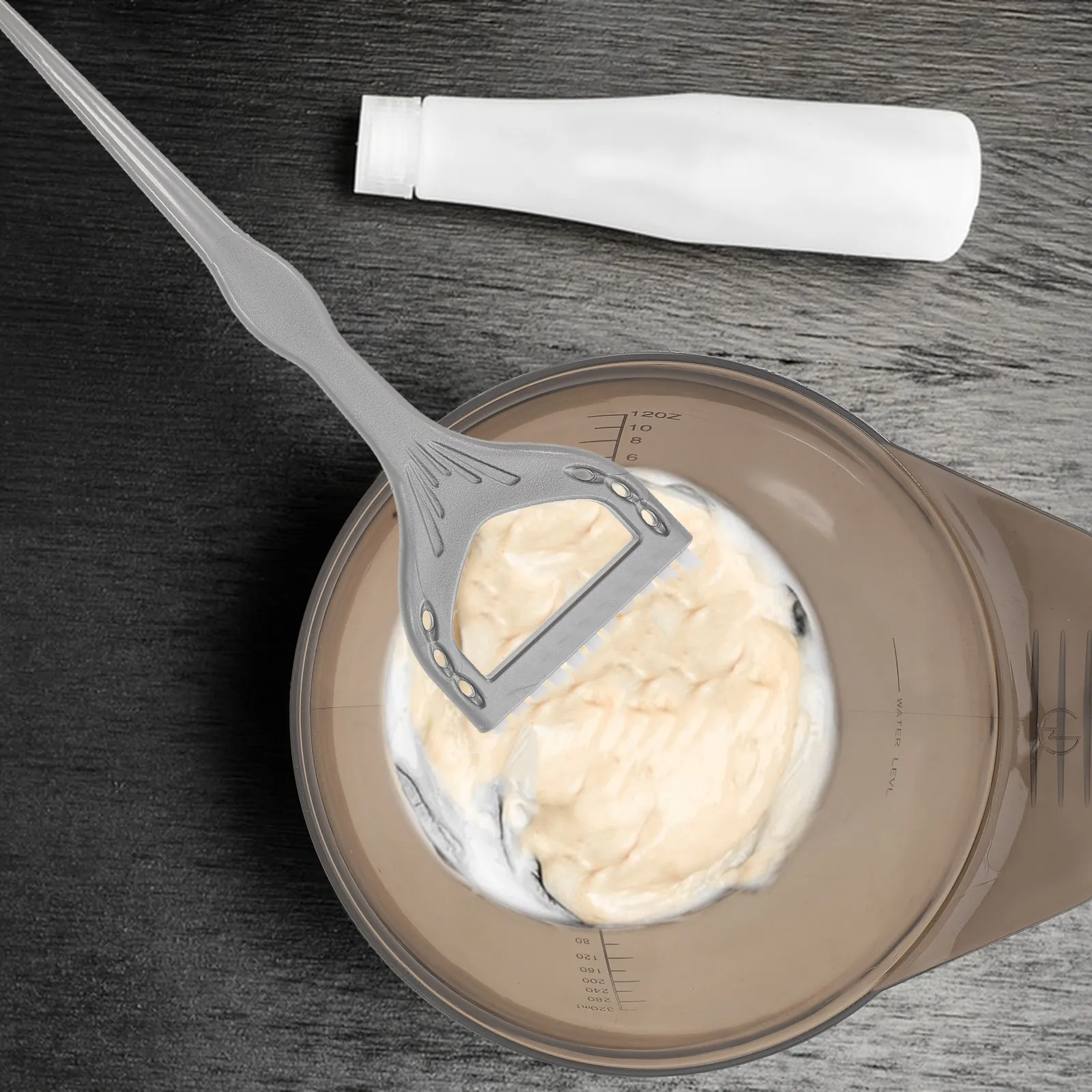 

Набор инструментов для окрашивания волос из 3 предметов: чаша, кисть, расческа. Практичный и долговечный комплект для домашнего использования и профессиональных салонов.