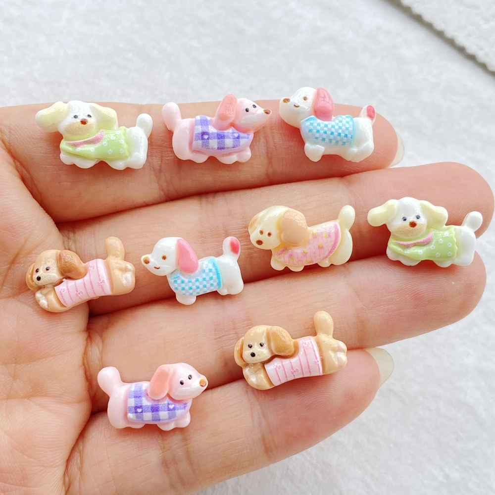 20 Stück Niedliche Mini-Cartoon-Hunde Nagelkunst-Harz-Designer-Anhänger DIY-Bastelbedarf für 3D-Nageldekorationen Schmuck