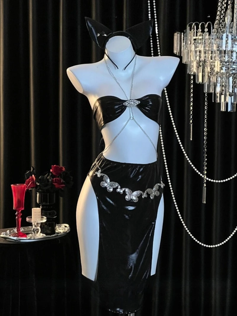 섹시하고 우아한 성숙한 여성 스타일의 에나멜 가죽 스트랩리스로 몸매를 돋보이게 하며, 가슴 체인 여신 유니폼, 커플 데이트 나이트웨어