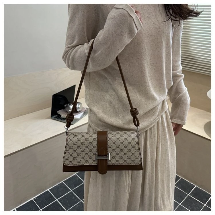 Vintage Printed PU Leather Shoulder Bag for Women Retro Baguette Crossbody Bag Elegant Small Flap Handbag with