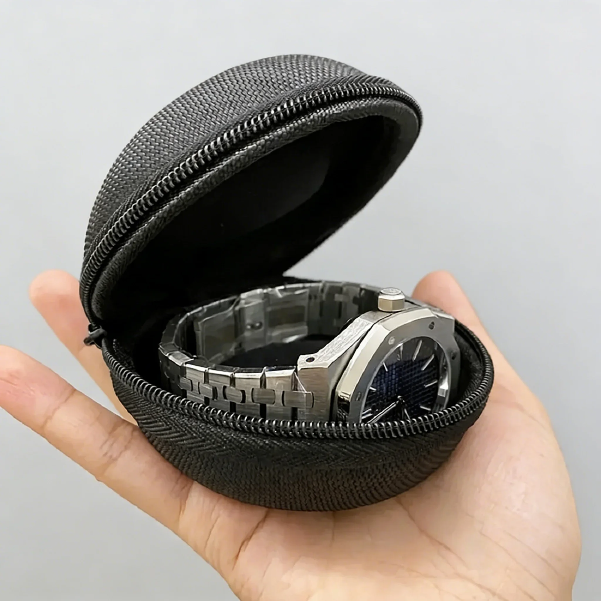 1 Stück tragbare Reise-Uhrenbox mit Reißverschluss, staubdichte Aufbewahrungsbox für einzelne Uhren für Armbanduhren und Smartwatches – Detail 3