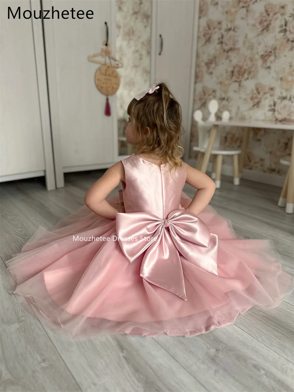 

Mouzhetee A-Line Pink Tulle Flowers Girl Dresses Wedding Party Dress for Kids Bow Flowers Girls Prom Gowns Custom Made