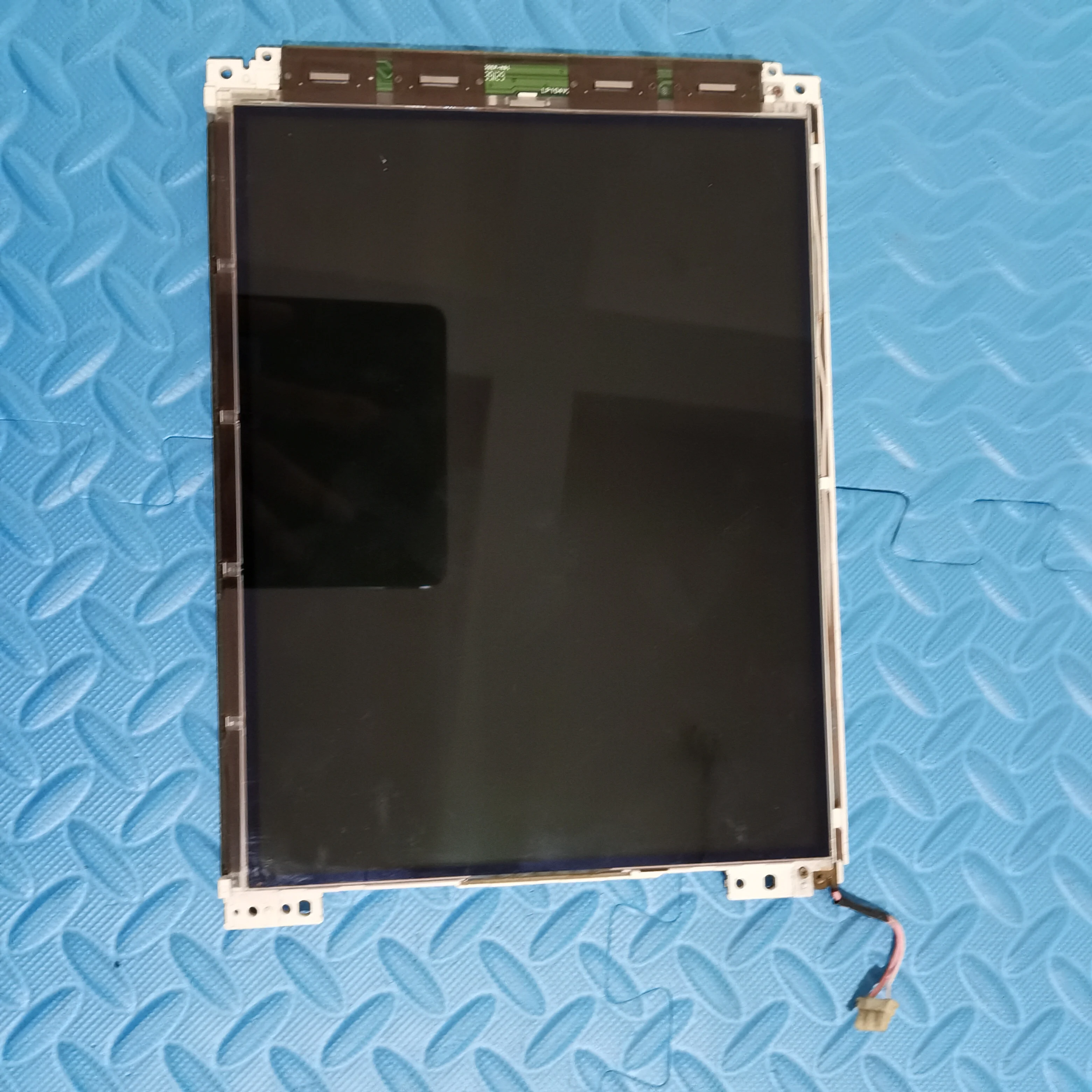 

100% original 10.4-inch LP104V2 LCD display screen