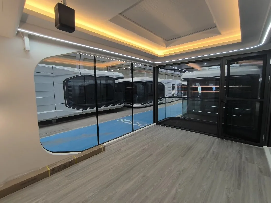 Cabina prefabricada baja prefabricada moderna totalmente renovada para villa de vida móvil, hotel