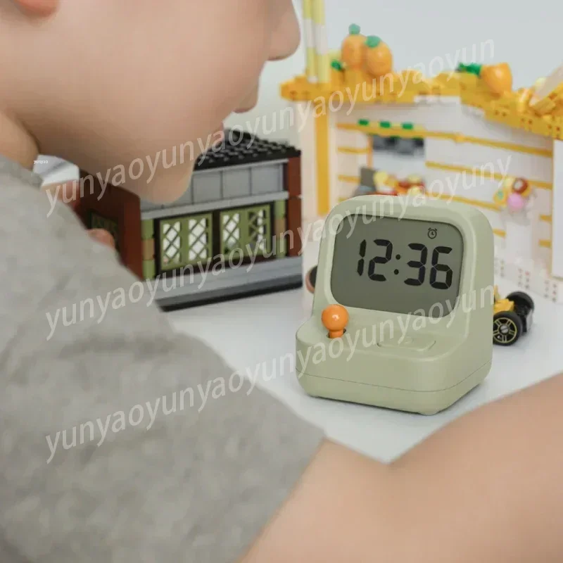 Creative Retro Mini Handheld Game Machine Alarm Clock Cute Digital Clock with Multifunction Countdown and Snooze T2A1Z9