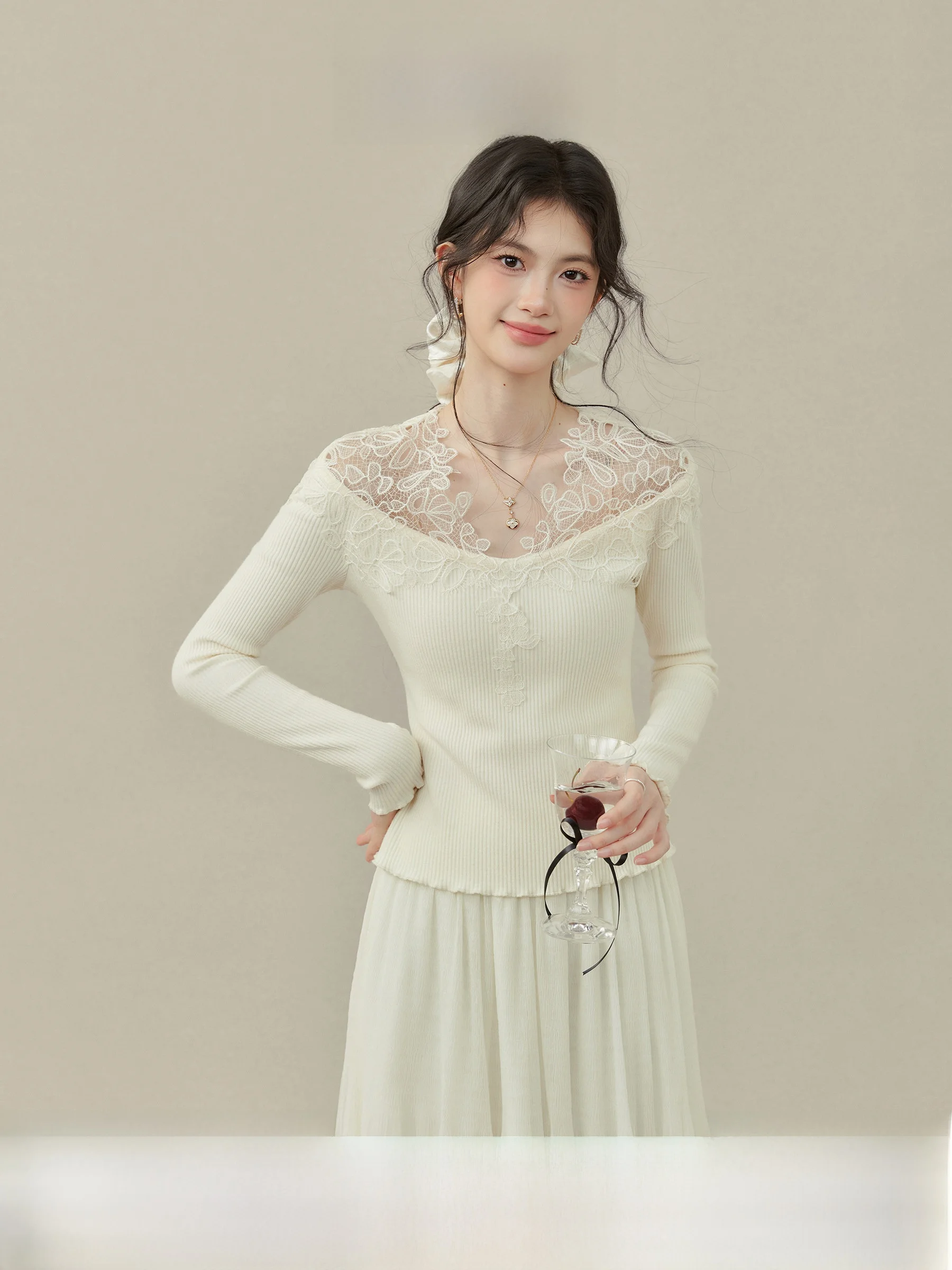 

Женская трикотажная футболка Ele Long Sve с кружевными вставками, осенне-зимний базовый топ от Wang Ou Xi