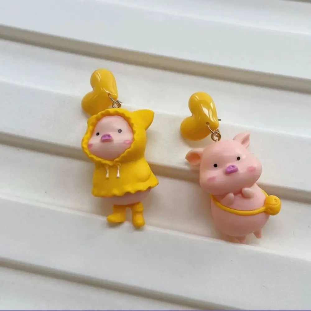 1Pair Cute Love Pig Drop Earrings Cartoon Three-DimenSional Raincoat Piggy Dangle Earrings for Women Girl Fashion Jewelry Gift