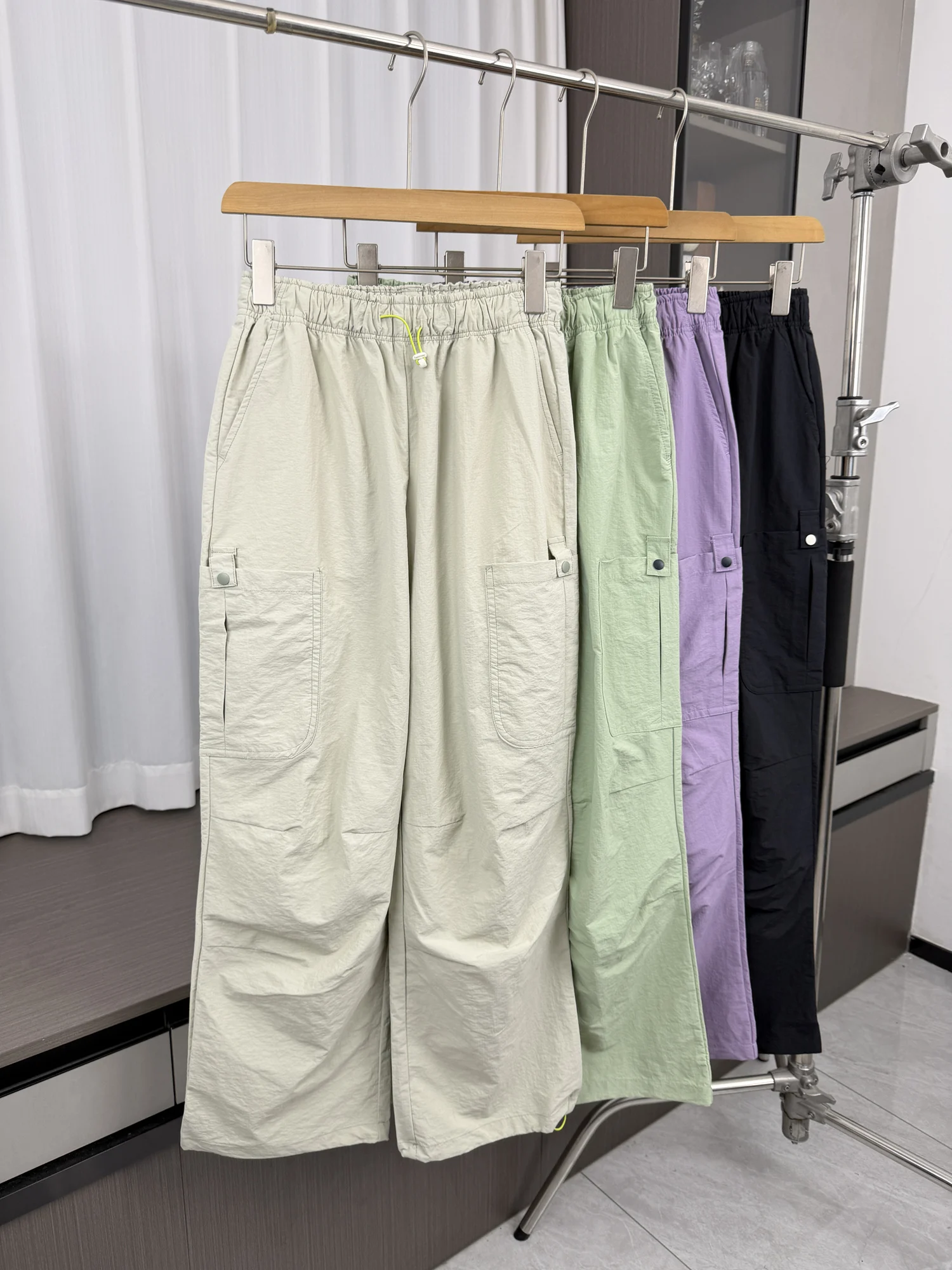 

Casual Breathable Loose Leg Workwear Pants Men's Spring Summer Versatile Commuting Wide Leg Casual Pants Smooth Comfortable